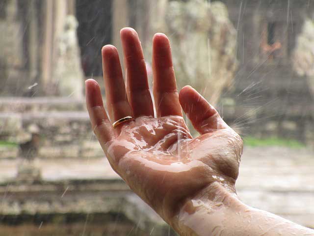 rain hand